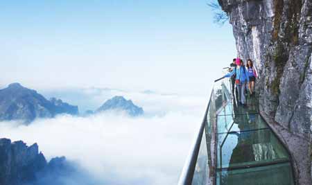 長沙出發(fā)到張家界玻璃橋云天渡、森林公園、天門山玻璃棧道往返4天3晚游