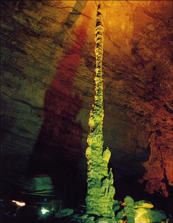 張家界國家森林公園、大峽谷、玻璃橋、鳳凰古城四日游